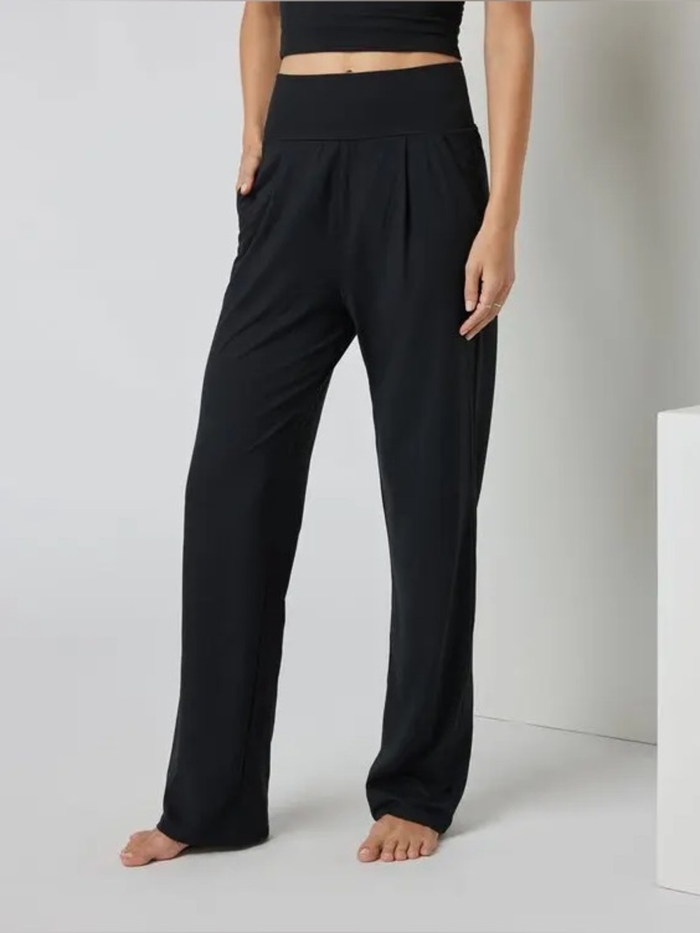 Vuori Lux At Ease Straight Pant Size Medium Black
